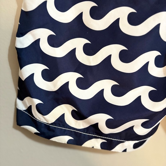 3/$10⚡️GAP Blue and Red Swim Trunks with Wave Pattern - Picture 11 of 11